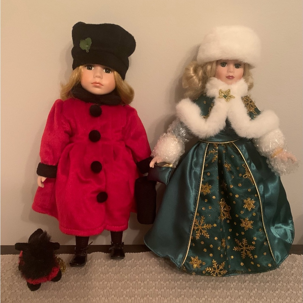2 Avon Vintage Porclein Dolls